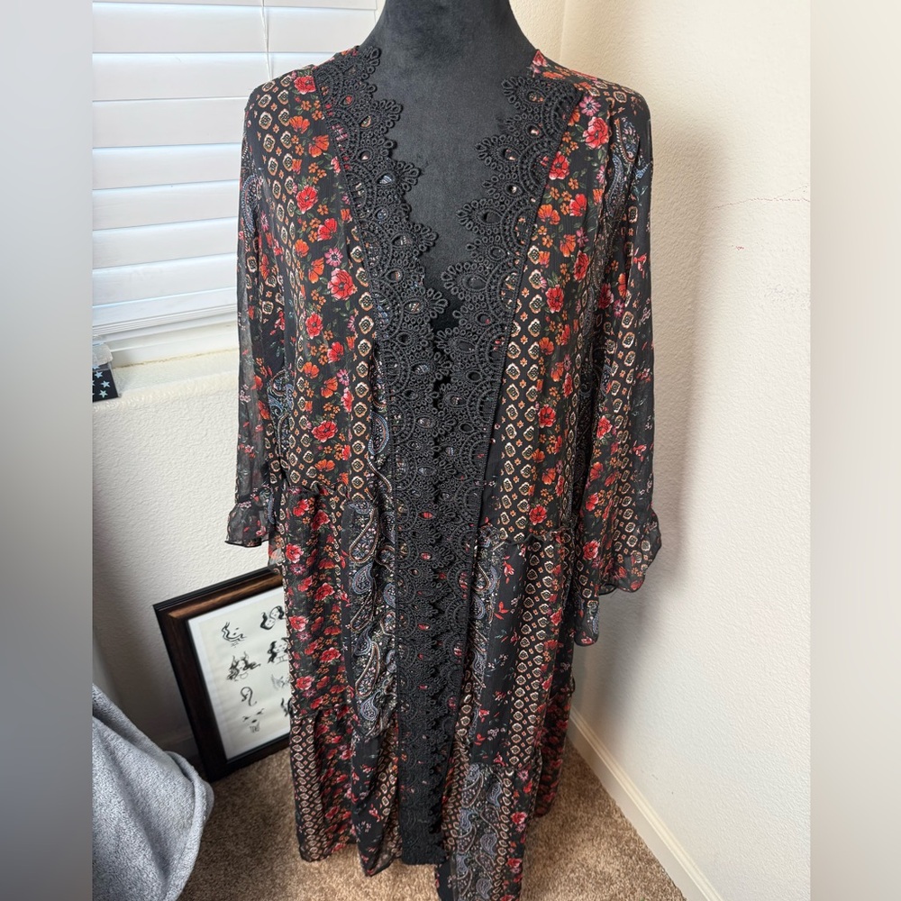 Time and Tru Black‎ and Orange Patterned Kimono